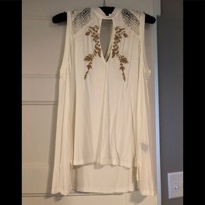 ***LAST CHANCE***NWT TOP WITH GOLD DETAIL****